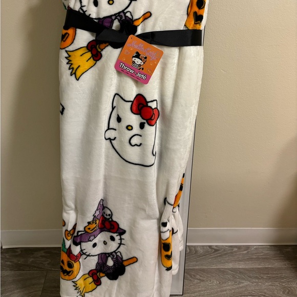 Hello kitty throws - Picture 2 of 2